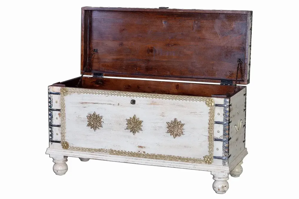 Boîtes de rangement - Coffre ancien en bois de manguier blanc cassé - GINER Y COLOMER