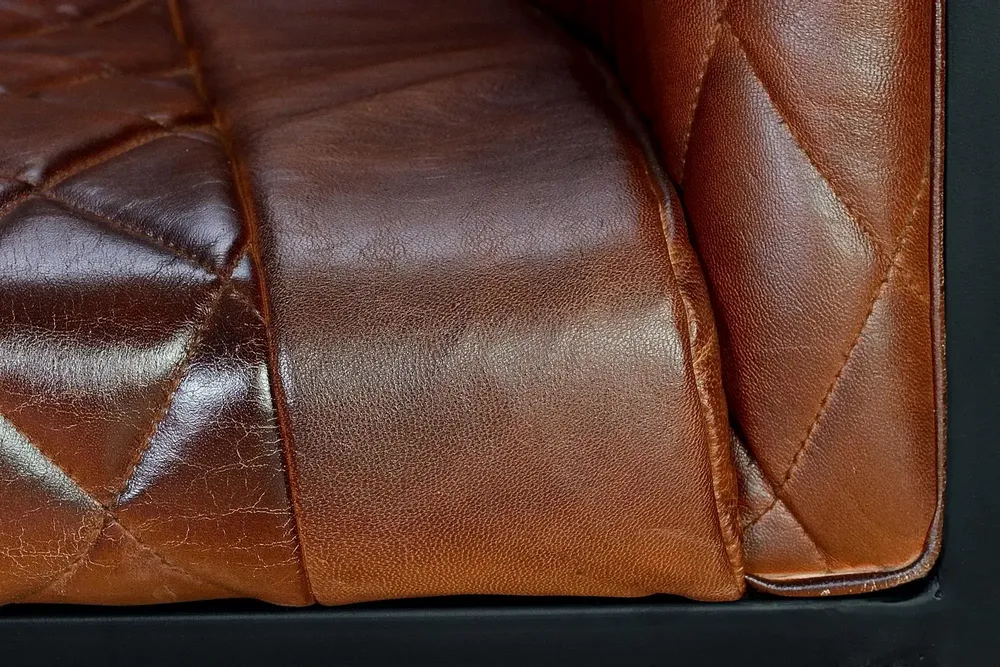 Chaises - Chaise en cuir naturel avec pieds en métal - GINER Y COLOMER