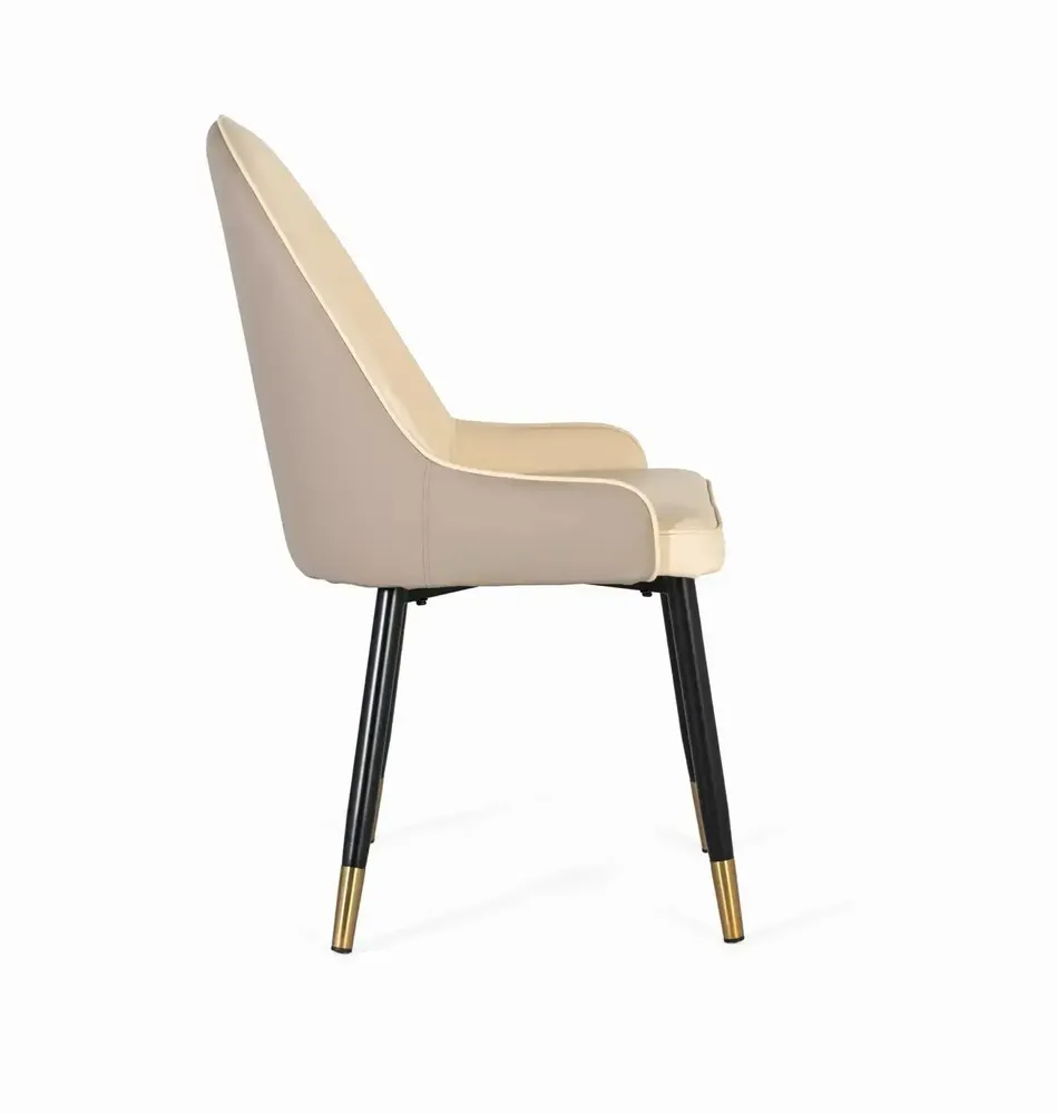 Chaises - Ensemble de 4 chaises recouvertes et pieds en acier - GINER Y COLOMER
