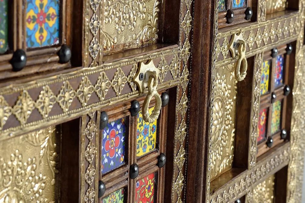 Armoires - Armoire en bois de manguier, laiton e maiolique - GINER Y COLOMER