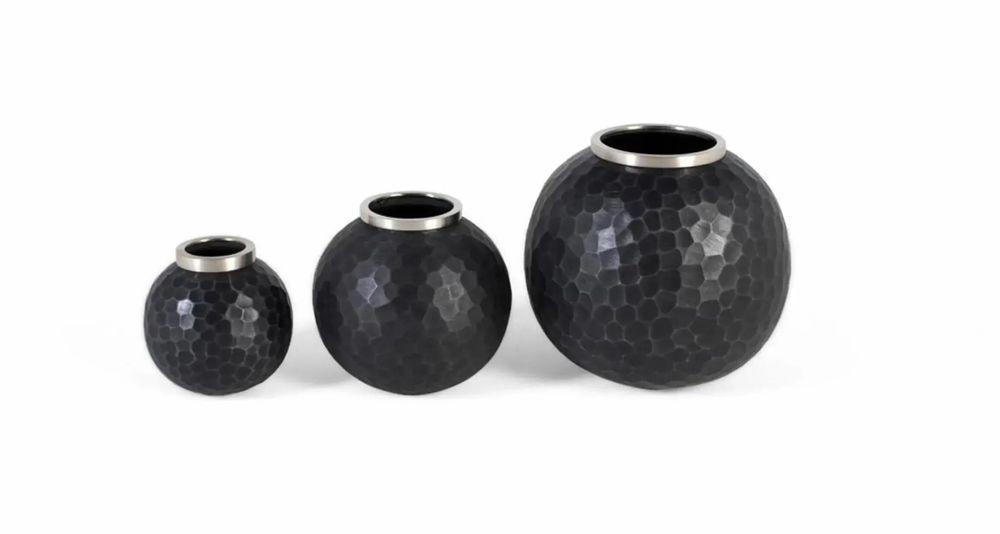 Vases - Ensemble de trois vases en métal gris foncé - GINER Y COLOMER