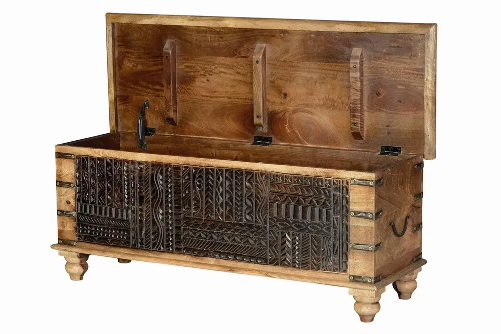 Storage boxes - Mango wood chest and dark details - GINER Y COLOMER