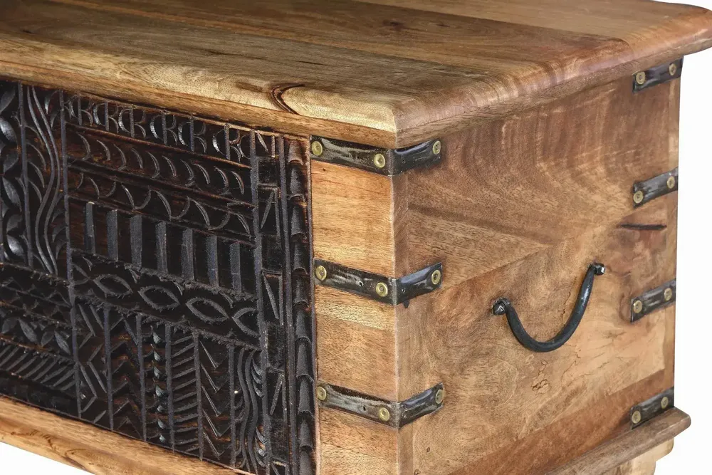 Storage boxes - Mango wood chest and dark details - GINER Y COLOMER
