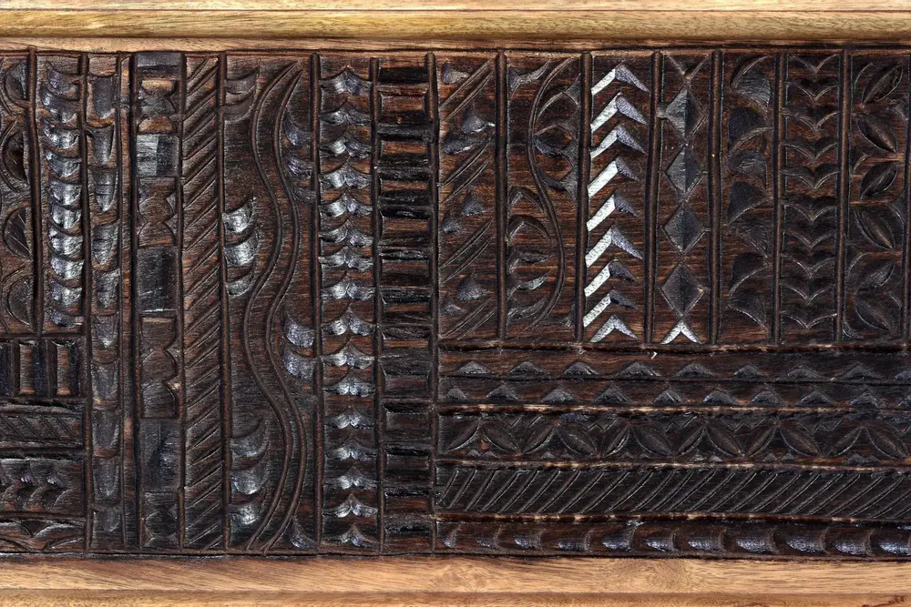 Storage boxes - Mango wood chest and dark details - GINER Y COLOMER