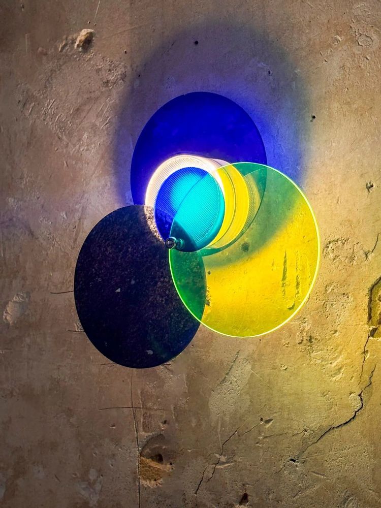 Objets design - Lampe Halo - Applique colorée Made in France en plastique recyclé - RAYON VERT STUDIO