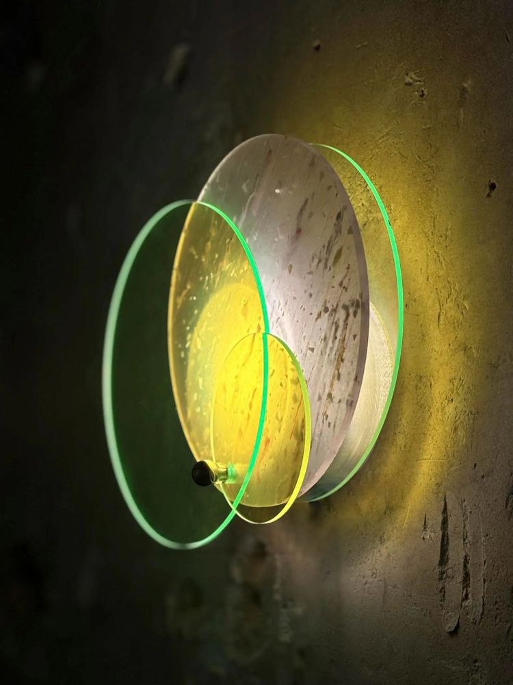 Objets design - Lampe Halo - Applique colorée Made in France en plastique recyclé - RAYON VERT STUDIO