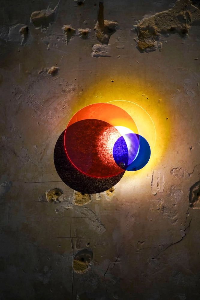 Objets design - Lampe Halo - Applique colorée Made in France en plastique recyclé - RAYON VERT STUDIO