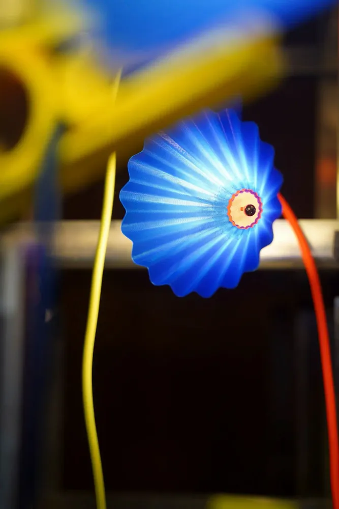 Design objects - Parasol lamp - Clip lamp Made in France in bio-sourced plastic - RAYON VERT STUDIO
