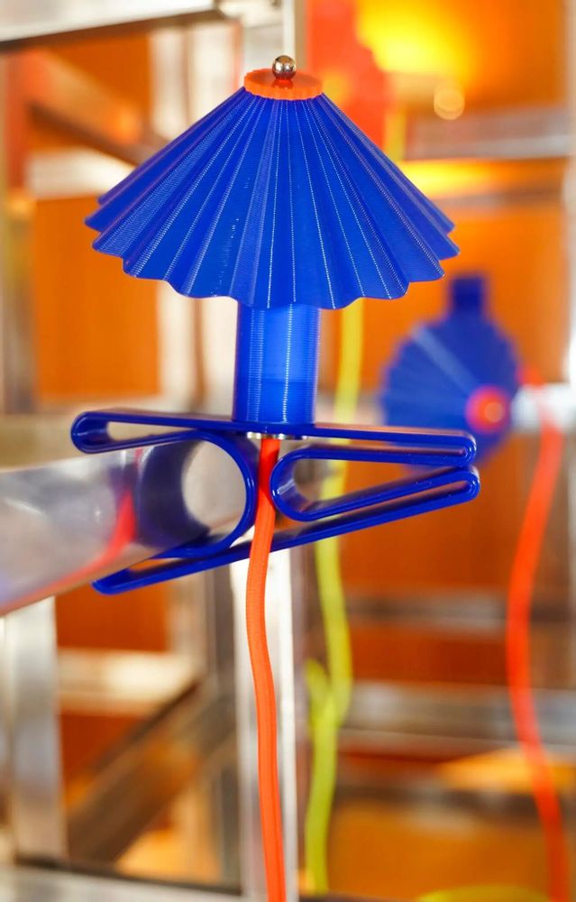 Objets design - Lampe parasol - Lampe pince Made in France en plastique bio-sourcé - RAYON VERT STUDIO