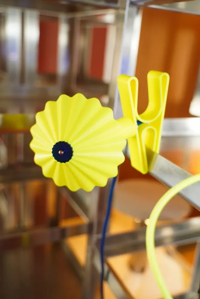 Design objects - Parasol lamp - Clip lamp Made in France in bio-sourced plastic - RAYON VERT STUDIO