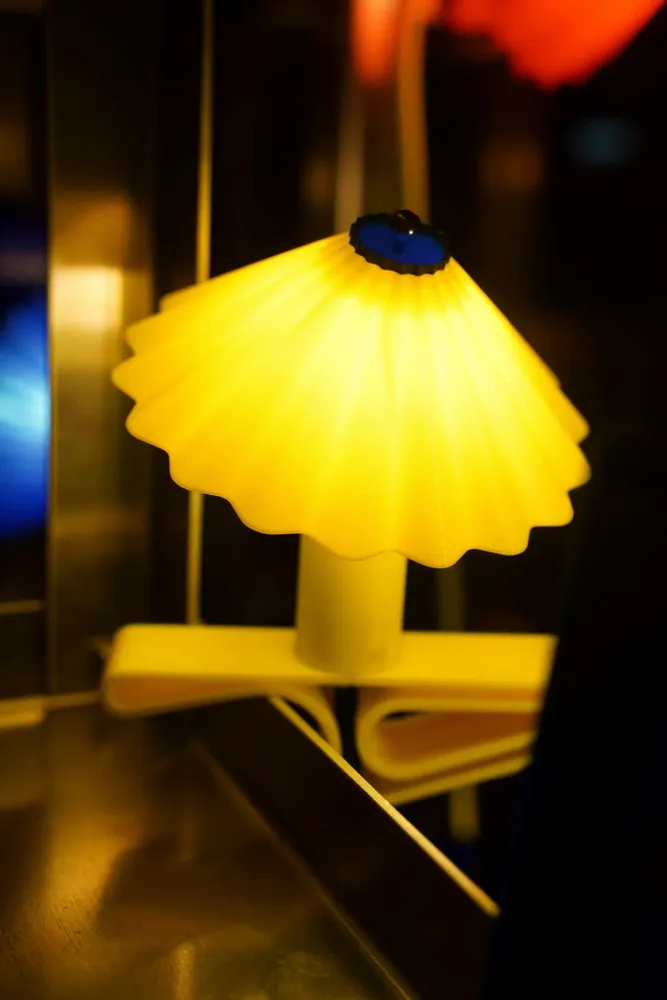 Design objects - Parasol lamp - Clip lamp Made in France in bio-sourced plastic - RAYON VERT STUDIO