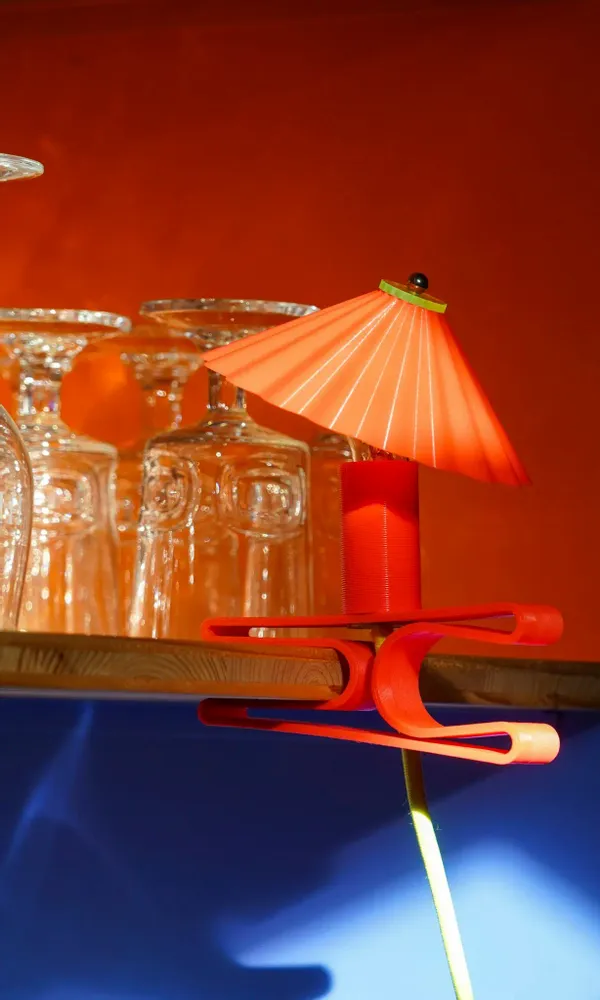 Design objects - Parasol lamp - Clip lamp Made in France in bio-sourced plastic - RAYON VERT STUDIO