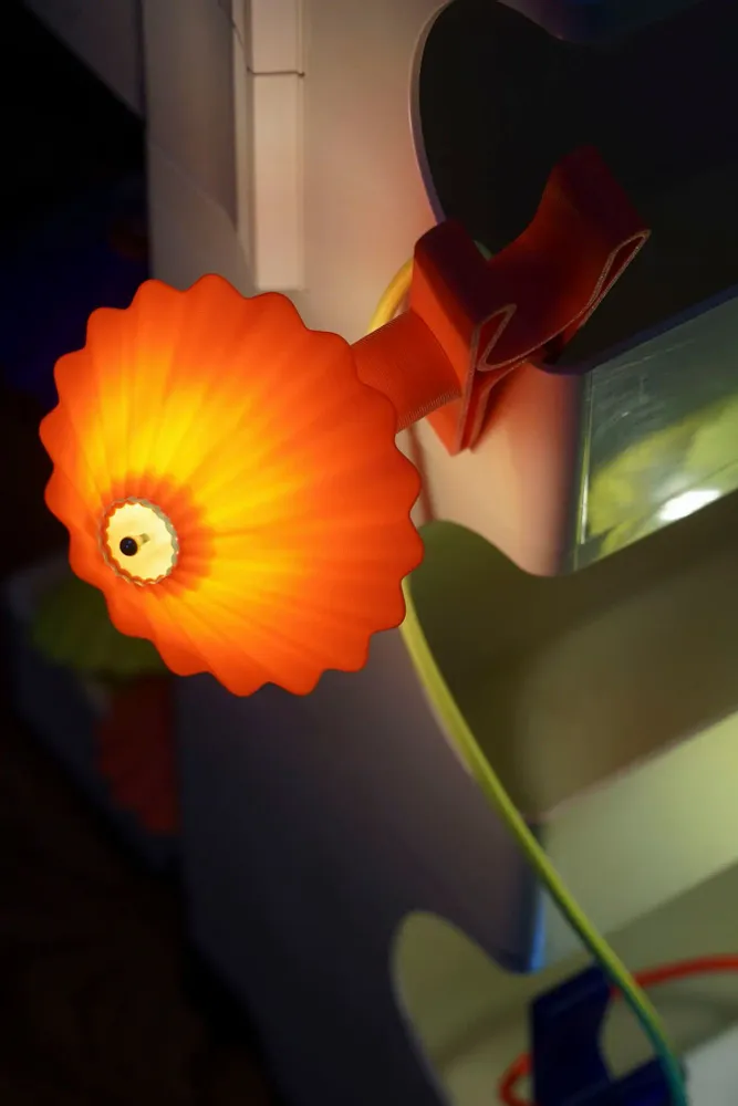 Design objects - Parasol lamp - Clip lamp Made in France in bio-sourced plastic - RAYON VERT STUDIO