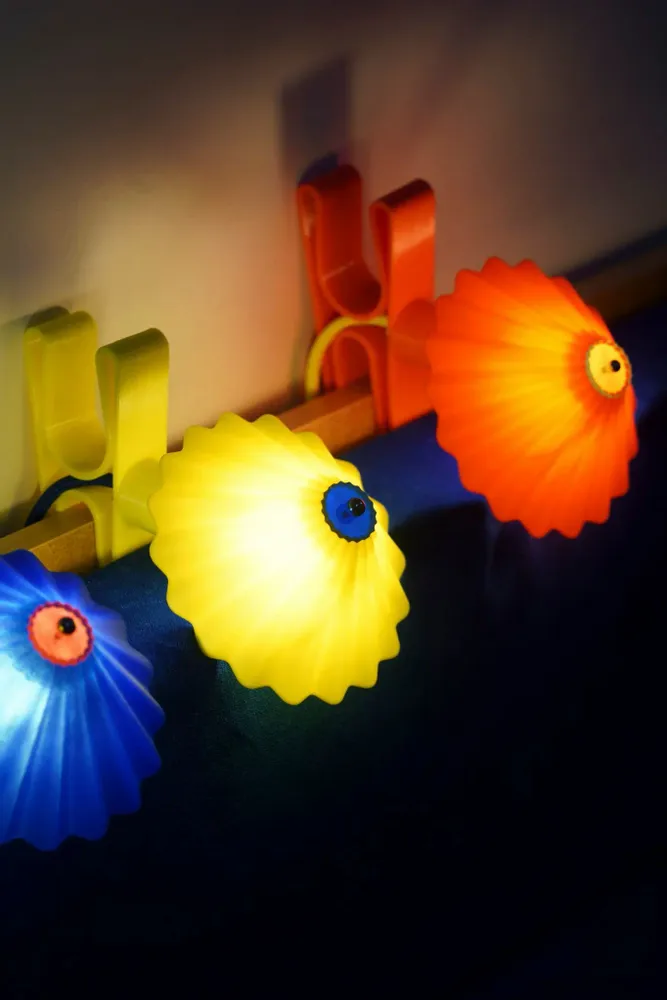 Design objects - Parasol lamp - Clip lamp Made in France in bio-sourced plastic - RAYON VERT STUDIO