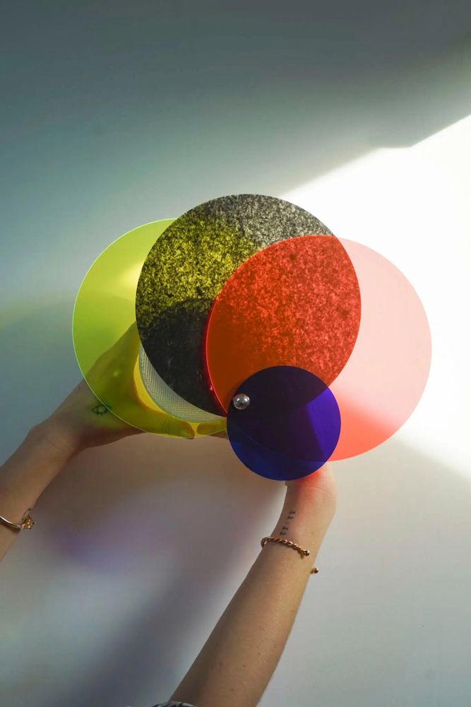 Objets design - Lampe Halo - Applique colorée Made in France en plastique recyclé - RAYON VERT STUDIO