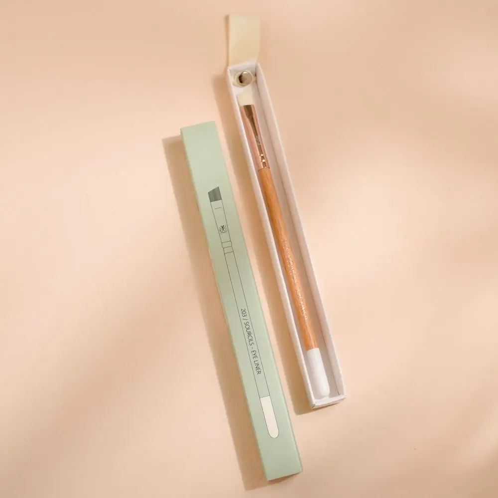Beauty products - Eyebrow & Eyeliner brush - BACHCA