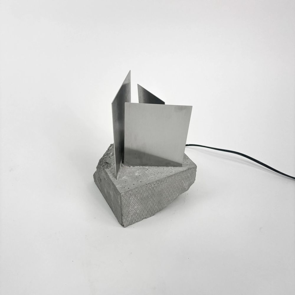 Hotel bedrooms - Sculptural Table Lamp [ESSENCE] - CASE STUDIOS