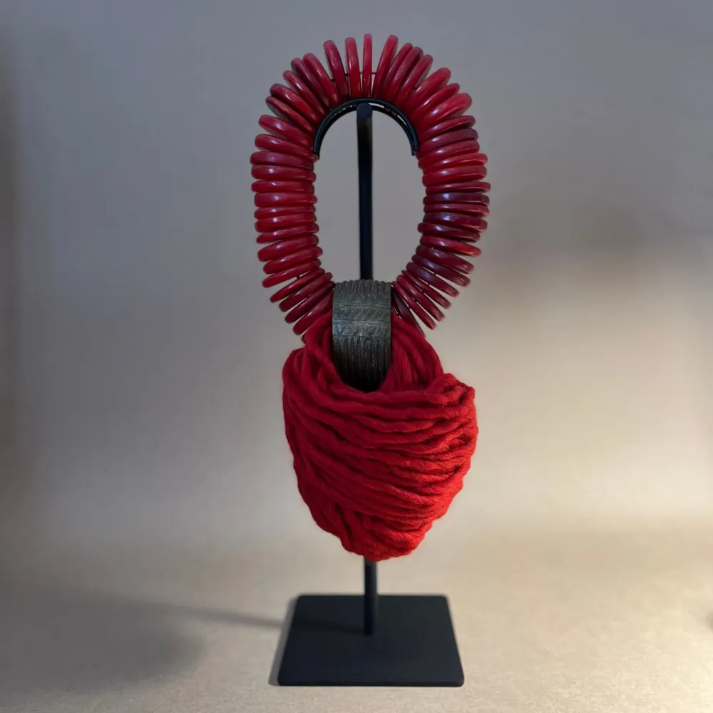 Sculptures, statuettes and miniatures - Prayer bead sculpture in African amber and Bronze - STUDIO JULIA ATLAS
