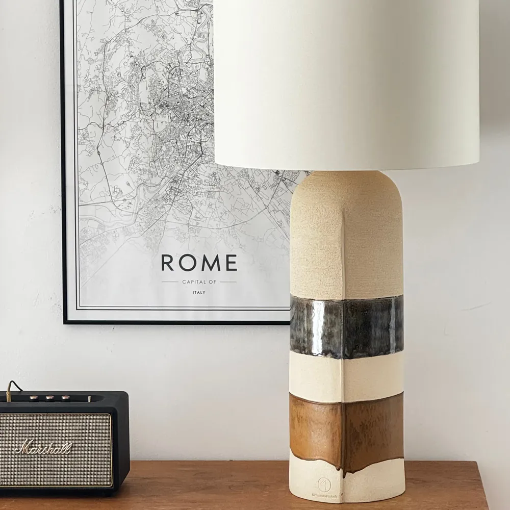 Céramique - LAMPE TOTEM SCULPTURALE EN GRÈS - CUOIO COLLECTION - DI VINCENZO POUJOULA