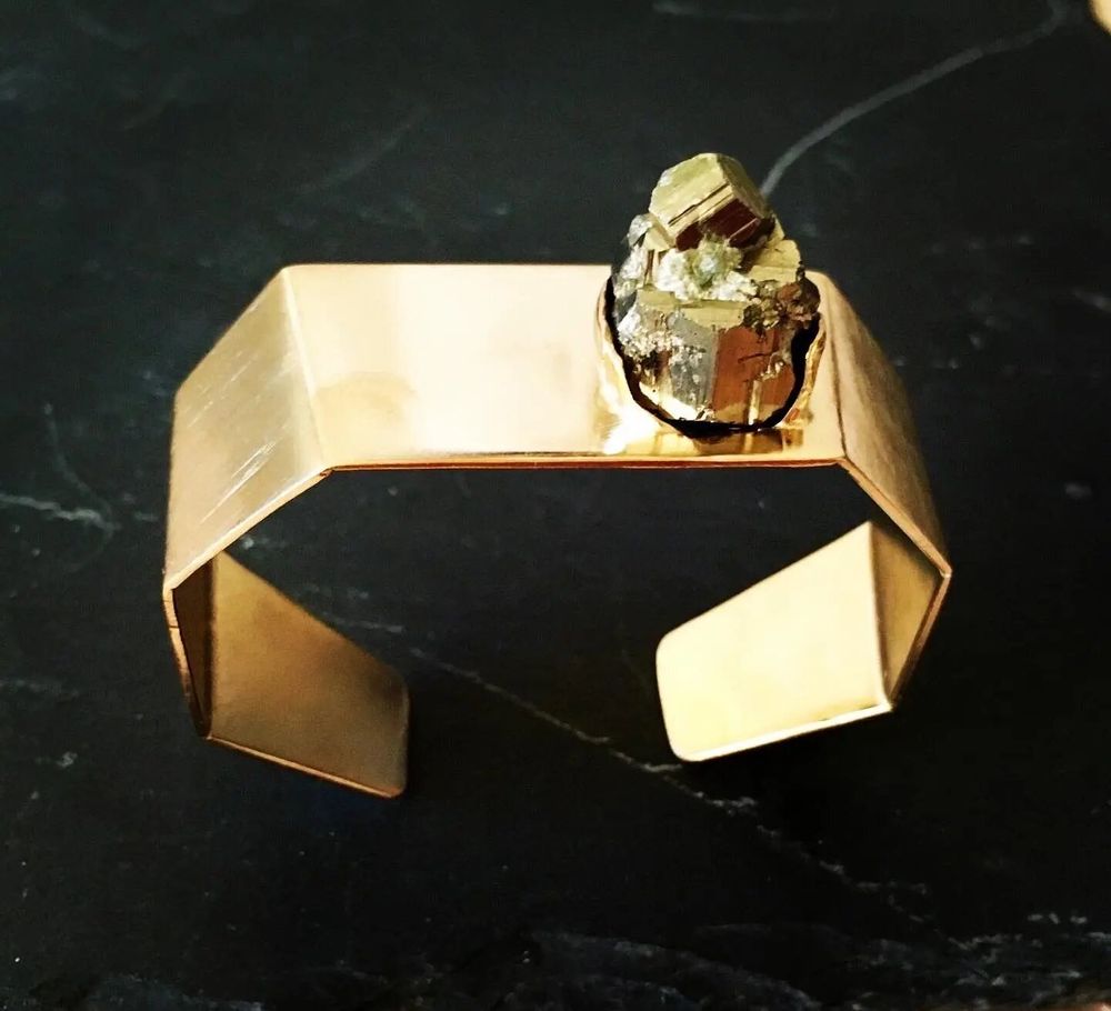 Unique pieces - Pyrite Gold Cuff - BAZALTE