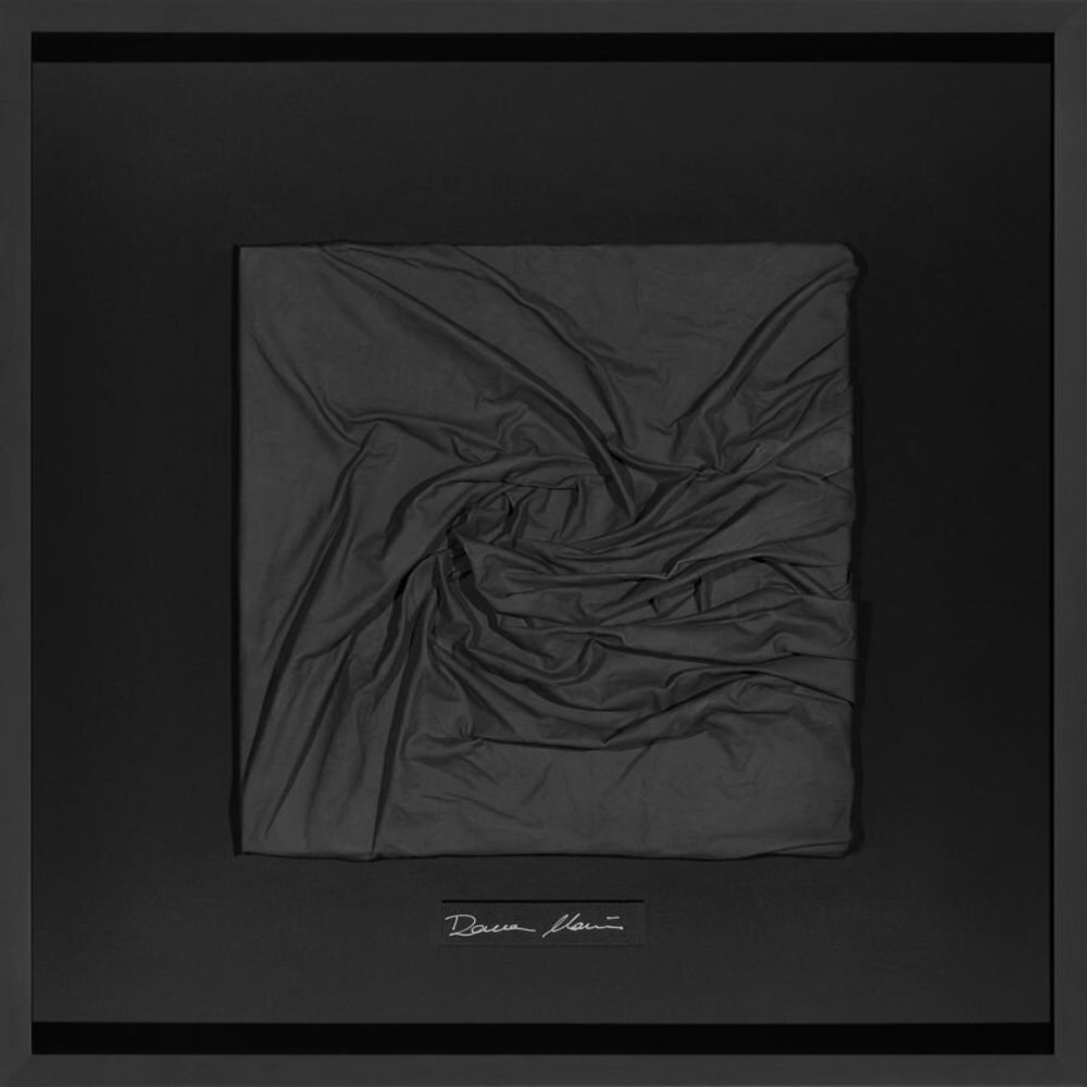 Services - 'Tersura Black 01' - Œuvre Originale - 70x70 cm - PERSPECTIVA 10