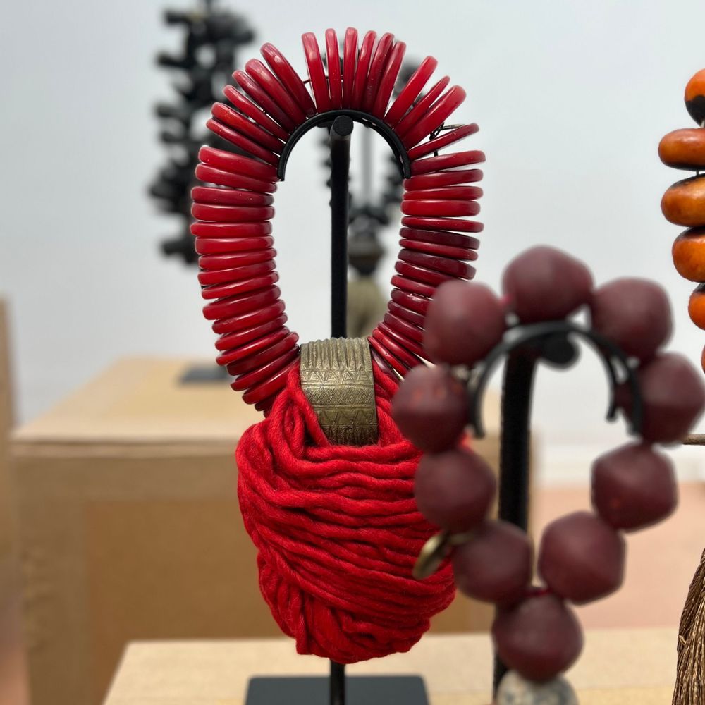 Sculptures, statuettes and miniatures - Prayer bead sculpture in African amber and Bronze - STUDIO JULIA ATLAS