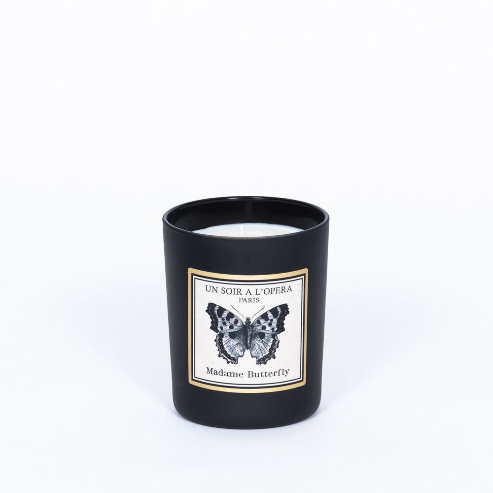Decorative objects - MADAMA BUTTERFLY - 100% VEGETABLE SCENTED CANDLE - 180GR - UN SOIR A L'OPERA