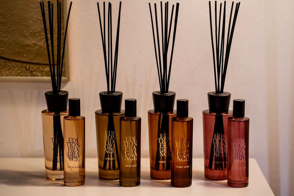 Scent diffusers - Perfumed reed diffuser with wooden cap - EDITION FRAGRANCES