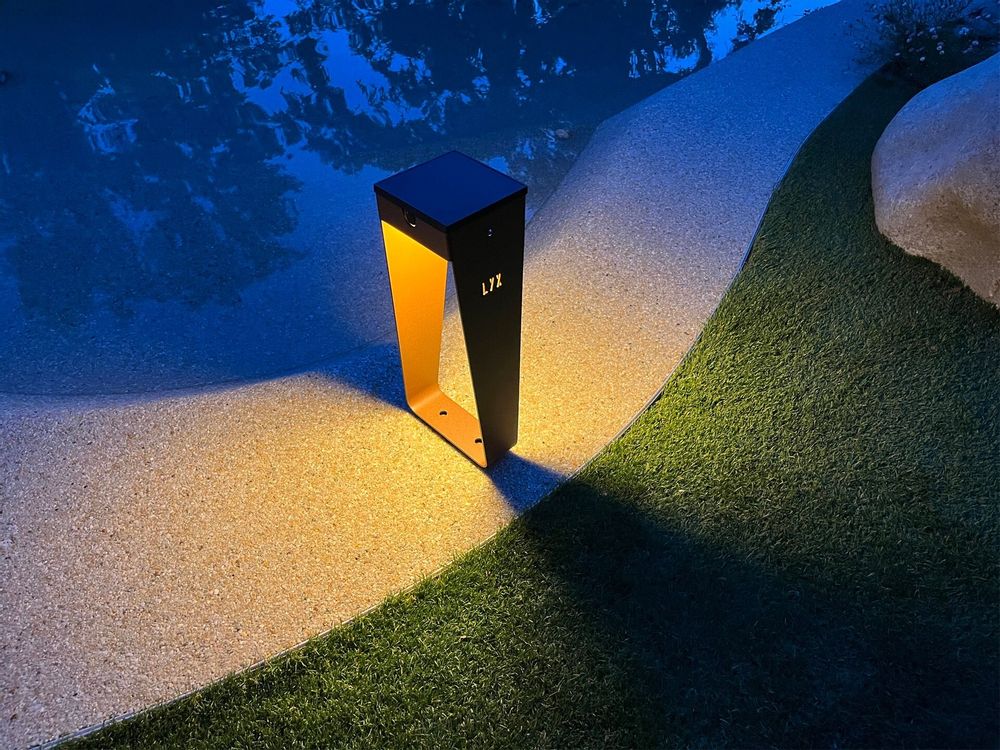 Outdoor floor lamps - BTS 400 solar pathway light - LYX LUMINAIRES