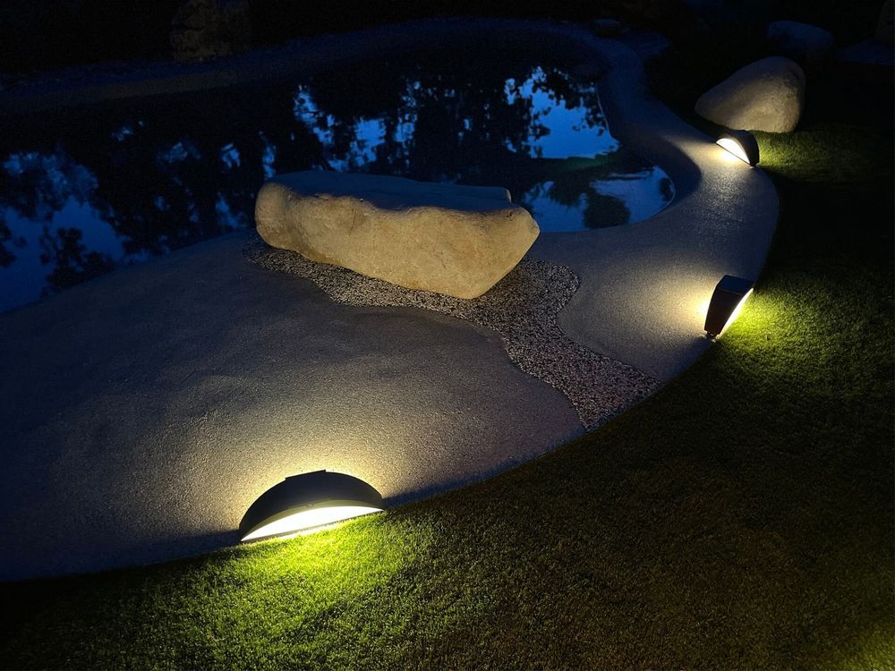 Outdoor LED modules - TRAIT DE LUNE solar terminal - LYX LUMINAIRES