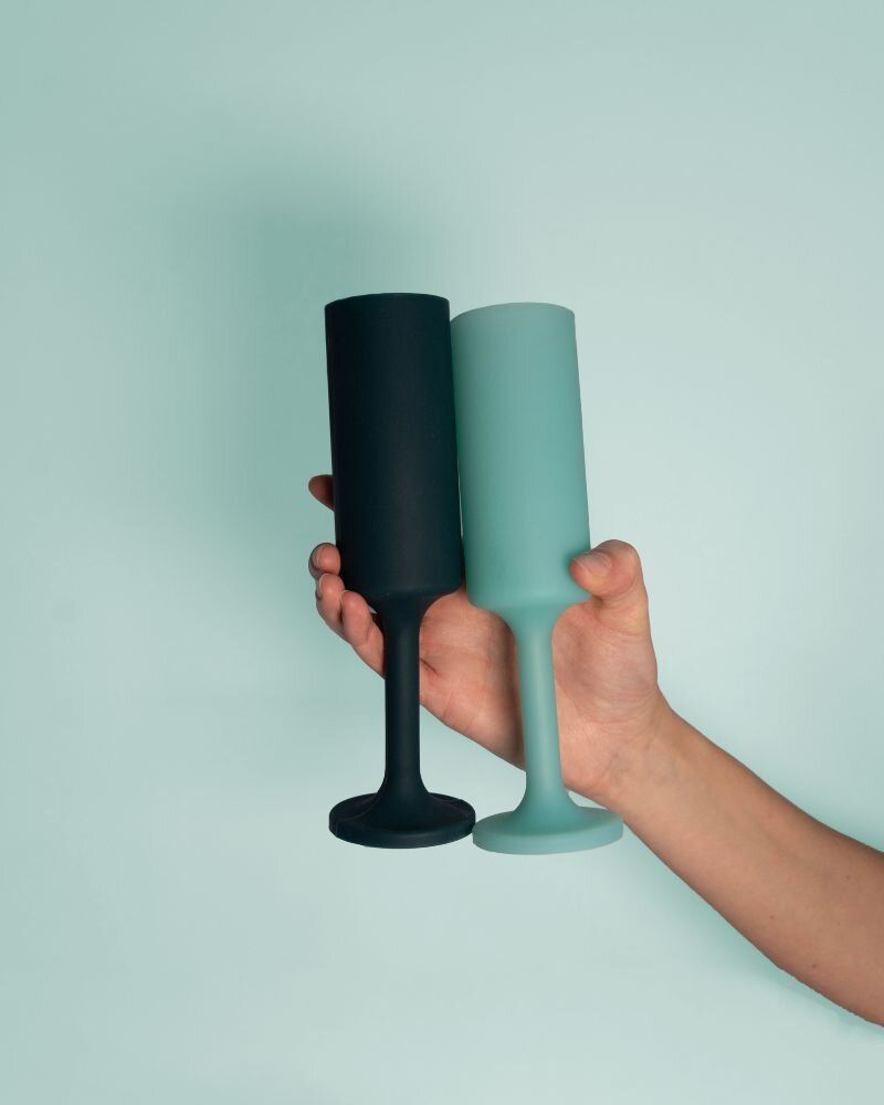 Outdoor pools - SEFF - unbreakable silicone champagne flutes - PORTER GREEN