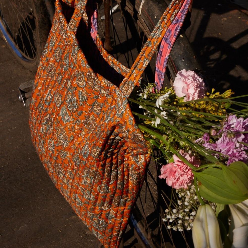 Sacs et cabas - Des sacs à provisions fabriqués à la main et recyclés à partir de sari - I WAS A SARI