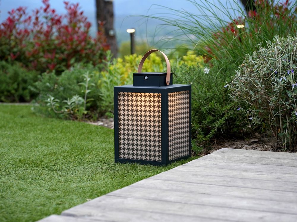 Moveable lighting - Couture solar lantern - LYX LUMINAIRES