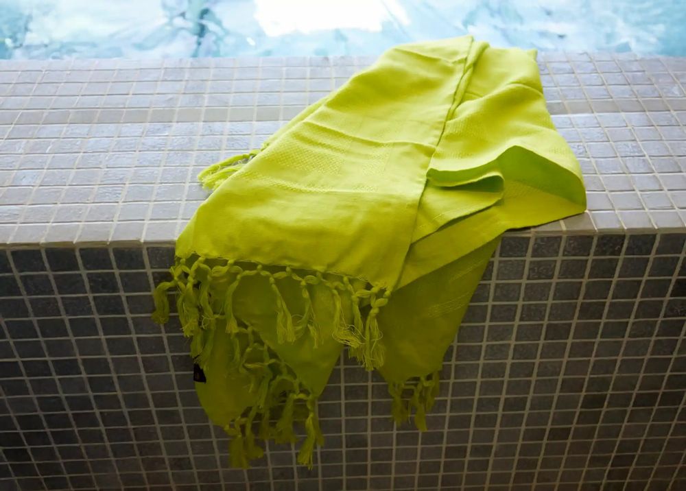 Serviettes de bain - FOUTA EN COTON BIOLOGIQUE - couleur BASILIC - KARAWAN AUTHENTIC