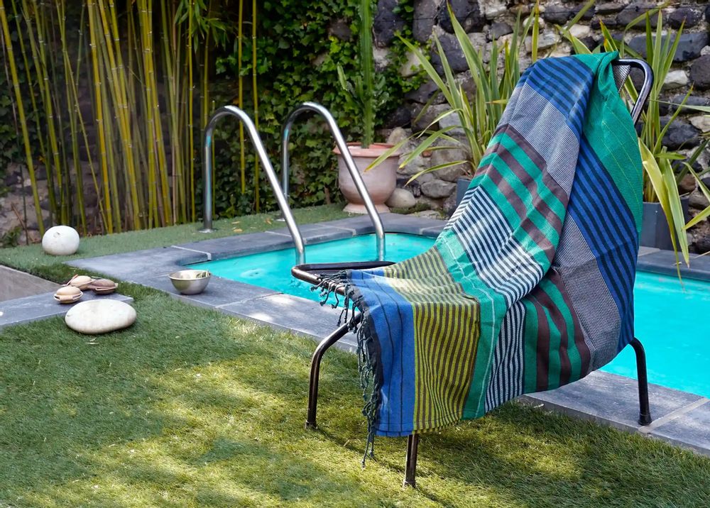 Serviettes de bain - FOUTA EN COTON BIOLOGIQUE - ÉBÈNE - couleur FOREST - KARAWAN AUTHENTIC