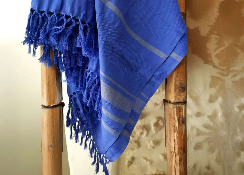 Serviettes de bain - FOUTA TISSÉE EN COTON BIOLOGIQUE - COLLECTION GARDEN - COULEUR BLUEBERRY - KARAWAN AUTHENTIC