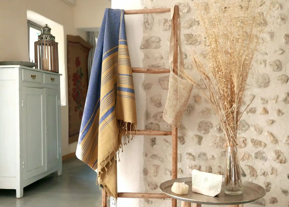 Serviettes de bain - FOUTA EN COTON BIOLOGIQUE - Collection SAND- Couleur SABLE & BLEU IMPERIAL - KARAWAN AUTHENTIC