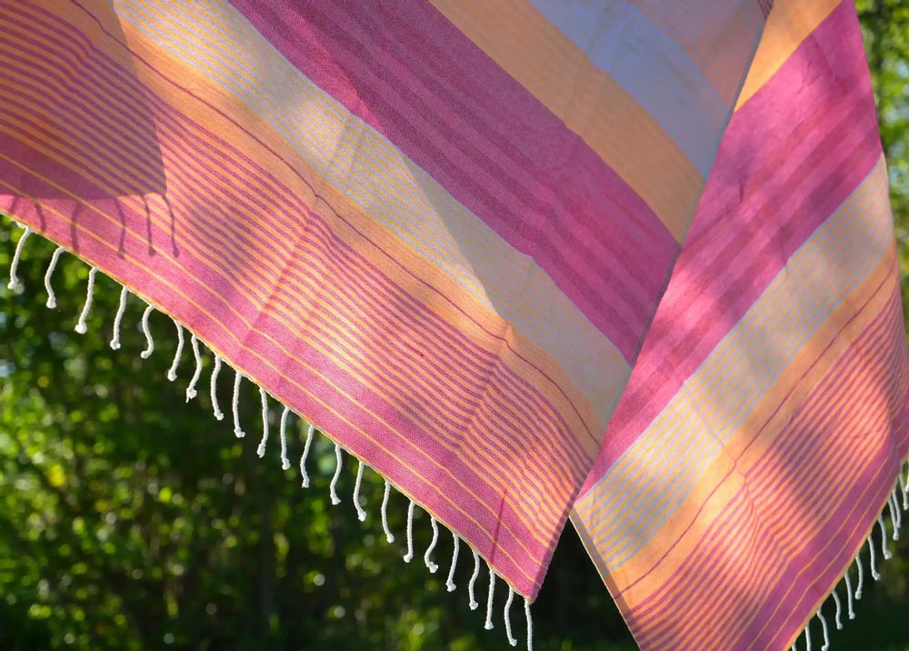 Serviettes de bain - FOUTA EN COTON BIOLOGIQUE - Collection SUD - Couleur AZALEE - KARAWAN AUTHENTIC