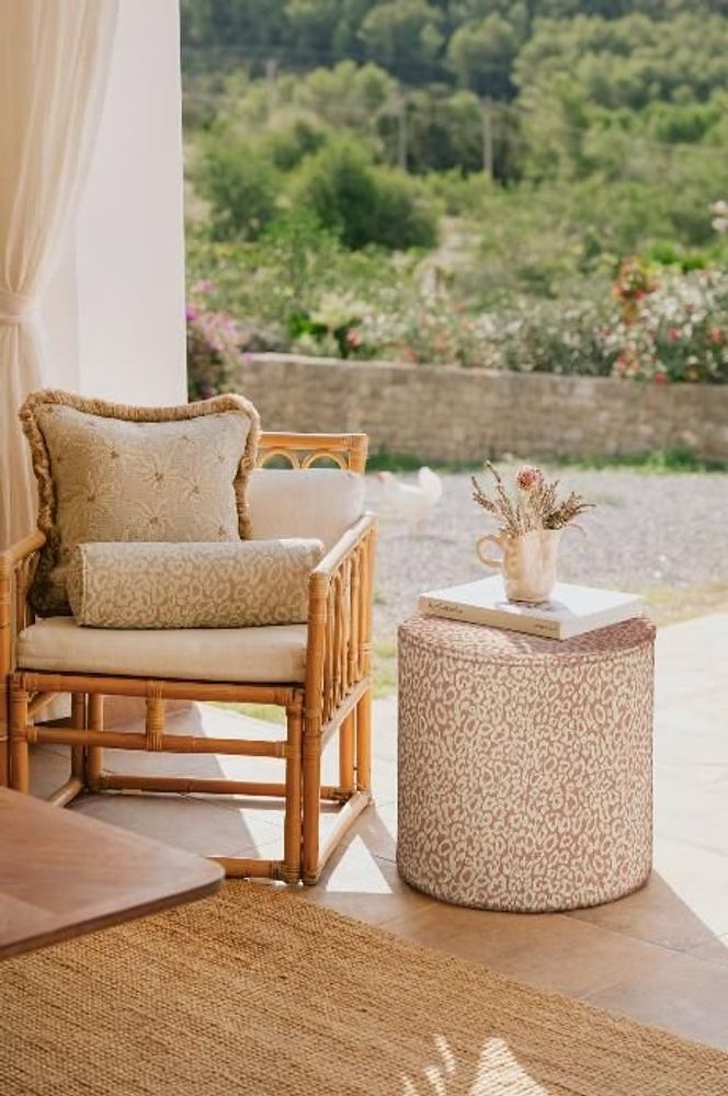 Ottomans - Pouf Maya Rose & Ecru - PALAIS SUSTAINABLE LUXURY