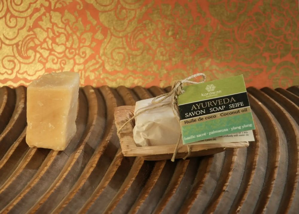 Savons - SAVON SOLIDE AYURVEDIQUE - BASILIC SACRÉ - PETIT FORMAT - KARAWAN AUTHENTIC