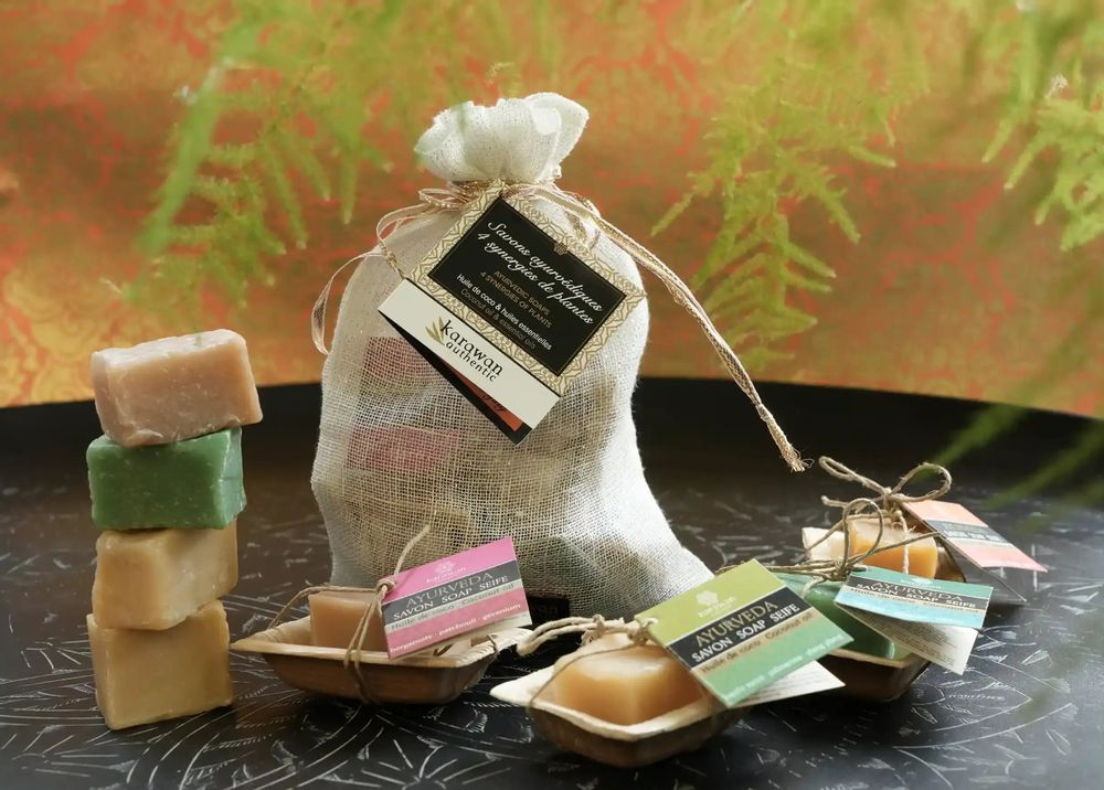 Cadeaux - POCHON 4 MINI SAVONS AYURVEDIQUES - KARAWAN AUTHENTIC