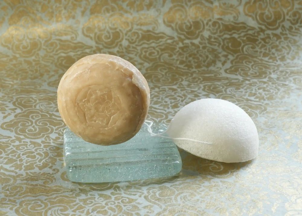 Caskets and boxes - KONJAC AND AYURVEDA WELLNESS GIFT KIT - REGENERATING TREATMENT - KARAWAN AUTHENTIC