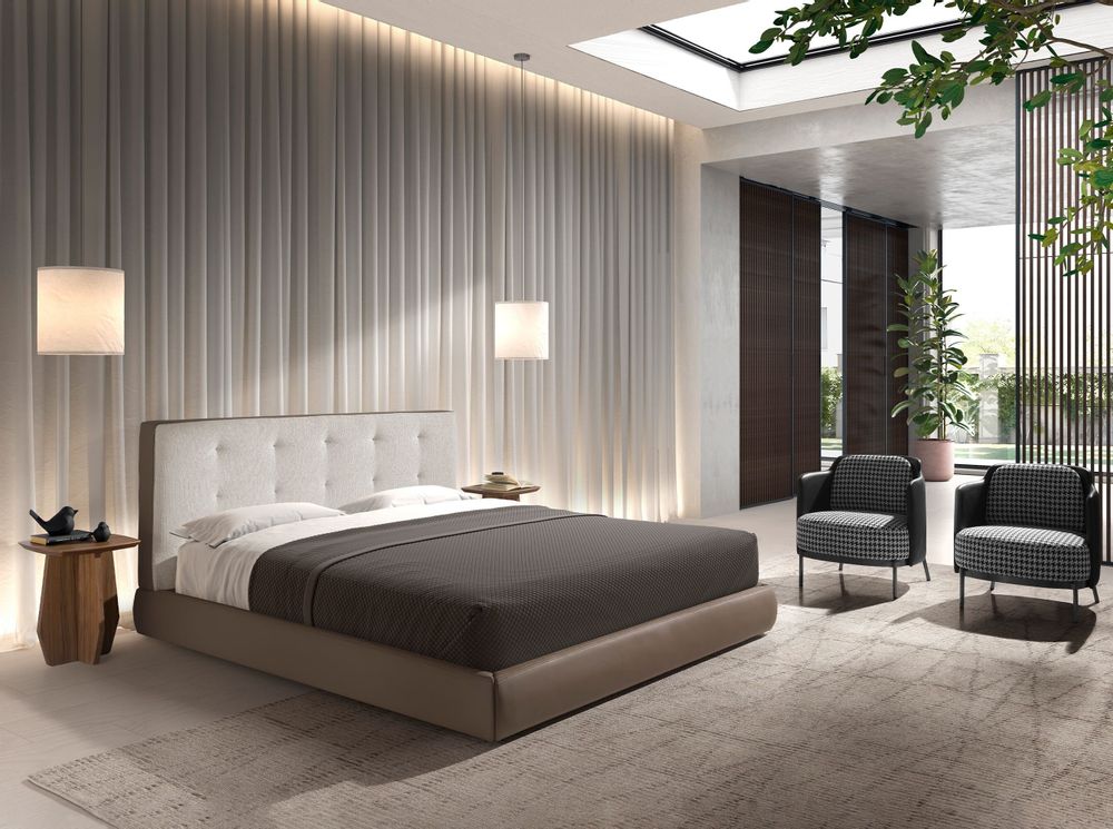 Autres tables  - Table d'angle carrée en noyer - ANGEL CERDÁ