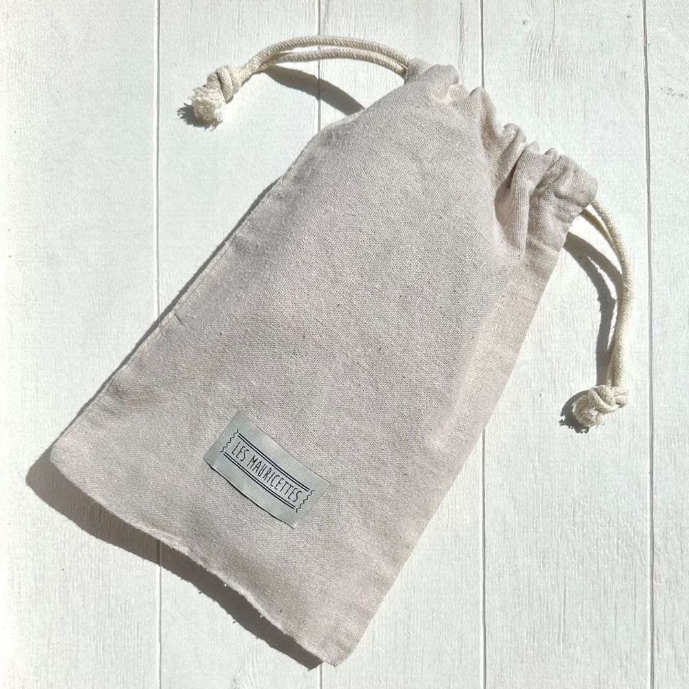 Homewear bien-être - Les Mauricettes de Maryse, claquettes croisées femme rouge - LES MAURICETTES