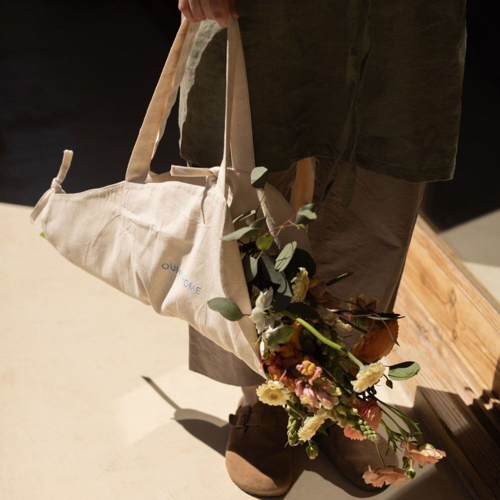 Sacs et cabas - Sac à fleurs — coton biologique avec broderie bleue - OURY HOME