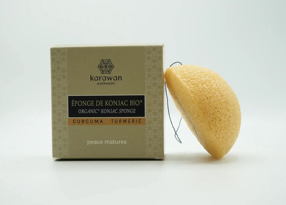 Cosmétiques - EPONGE DE KONJAC BIOLOGIQUE ENRICHIE AU CURCUMA - EN BOÎTE - KARAWAN AUTHENTIC