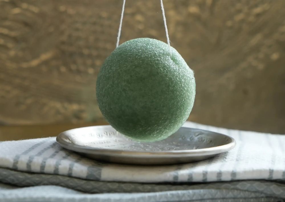 Beauty products - ORGANIC KONJAC SPONGE ENRICHED WITH ALOE VERA - IN A BOX - KARAWAN AUTHENTIC