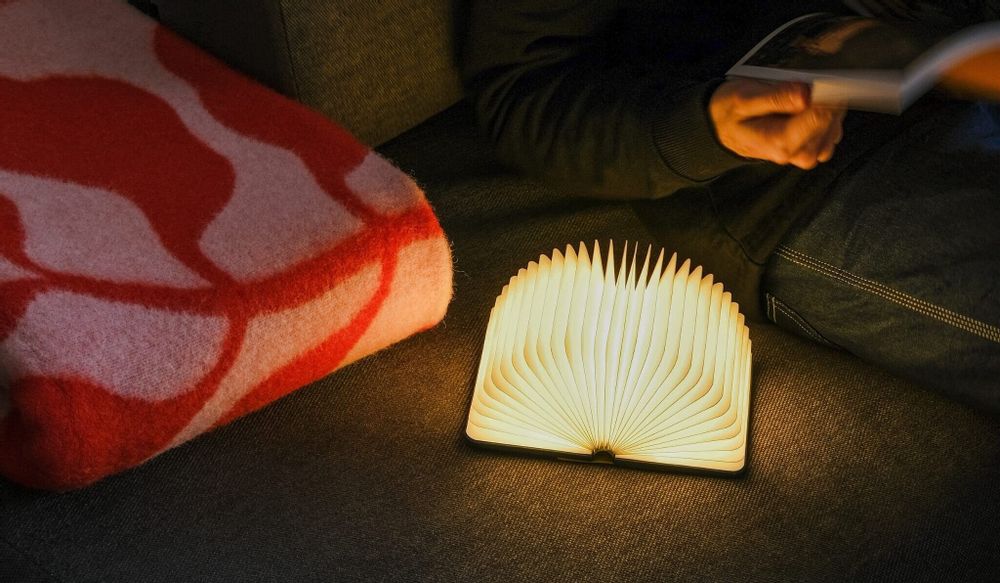 Lampes sans fil - Lampe Lito Mini Book jaune/bleu marine - LUMIO