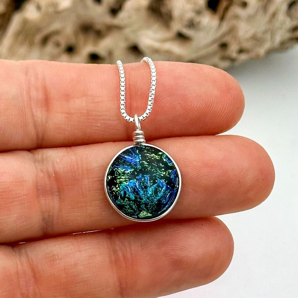 Jewelry - 9 dichroic glass pendant necklaces - BIJOUX EVIDENCE