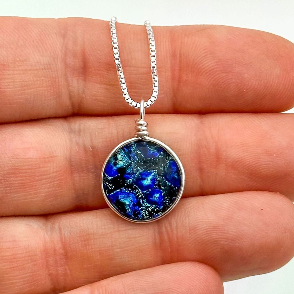 Jewelry - 9 dichroic glass pendant necklaces - BIJOUX EVIDENCE